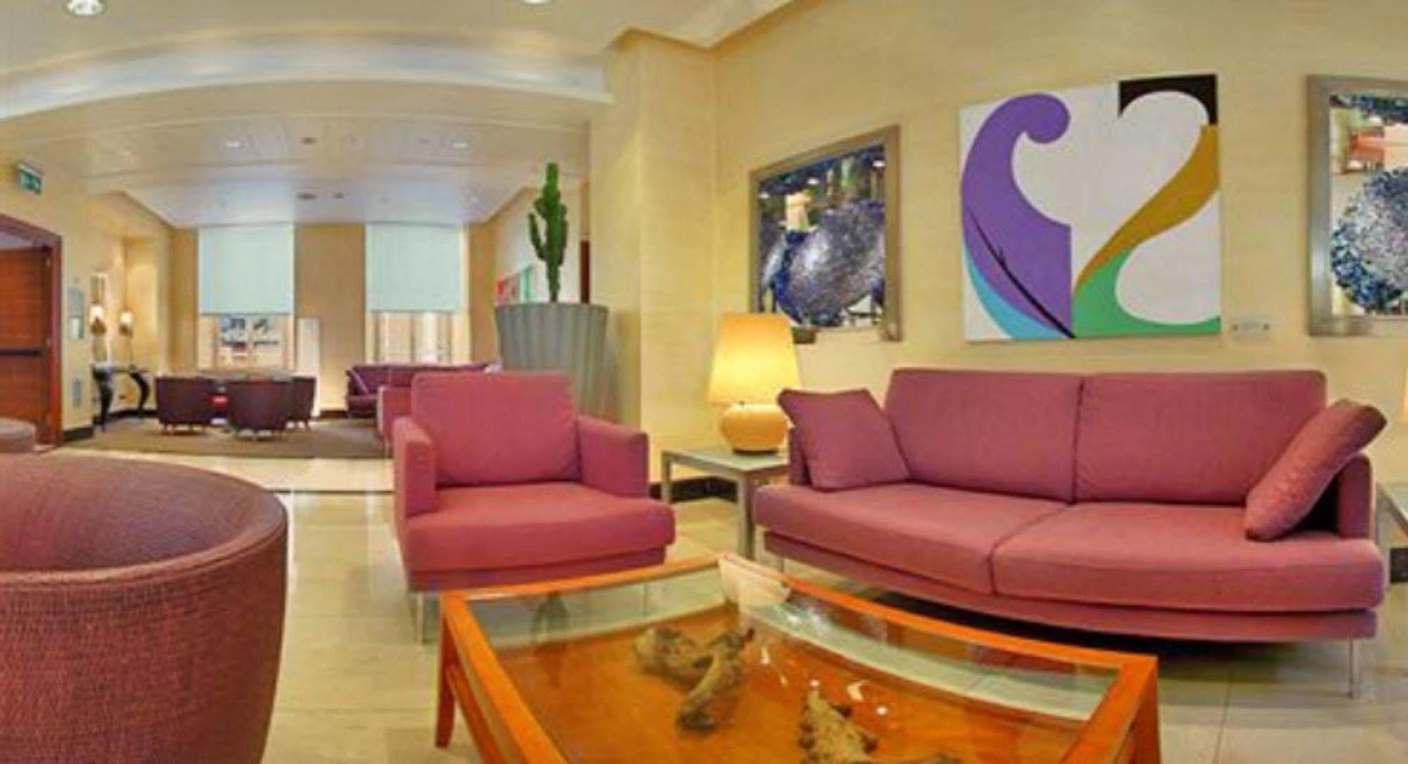 Mate Collection Mia, Colosseum Hotel
